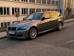 Grau Gebraucht 2011 BMW 320 Lifestyle Kombi | 6.799 € (Teuer)