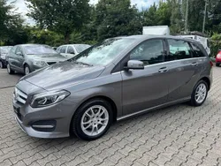 Grau Gebraucht 2017 Mercedes B180 Van / Kleinbus | 14.499 € (Fairer Preis)