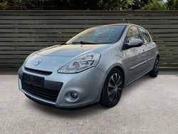 Grau Gebraucht 2013 Renault Clio III Collection Limousine | 2.990 € (Guter Preis)