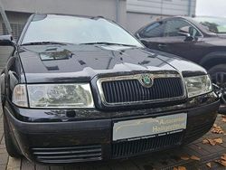 Schwarz Gebraucht 2001 Skoda Octavia Elegance Kombi | 1.480 € (Fairer Preis)