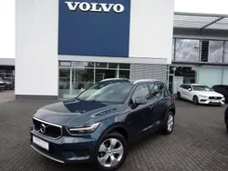 Blau Gebraucht 2022 Volvo XC40 Momentum SUV | 27.900 € (Fairer Preis)