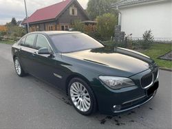Grün Gebraucht 2012 BMW 740 Limousine | 15.800 € (Fairer Preis)