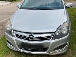 Silber Gebraucht 2008 Opel Astra OPC Kombi | 3.800 €