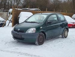 Grün Gebraucht 2000 Toyota Yaris Luna Limousine | 990 € (Fairer Preis)