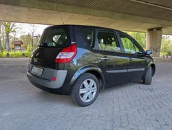 Schwarz Gebraucht 2004 Renault Scénic II Authentique Van / Kleinbus | 2.150 € (Fairer Preis)