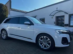 Weiß Gebraucht 2024 Audi Q7 S-Line SUV | 79.900 € (Guter Preis)