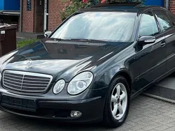 Tektitgrau Gebraucht 2004 Mercedes E200 Limousine | 2.950 € (Fairer Preis)