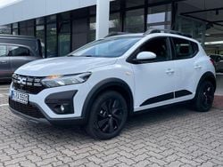 Weiß Gebraucht 2025 Dacia Sandero Expression Limousine | 16.250 € (Guter Preis)