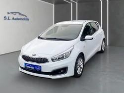 Weiß Gebraucht 2018 Kia Ceed Edition 7 Limousine | 8.990 € (Guter Preis)