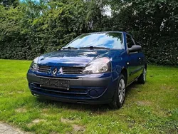 Blau Gebraucht 2004 Renault Clio II Kleinwagen | 1.299 € (Etwas zu teuer)