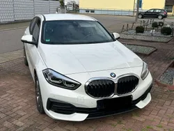 Weiß Gebraucht 2020 BMW 118 Kleinwagen | 18.800 € (Etwas zu teuer)