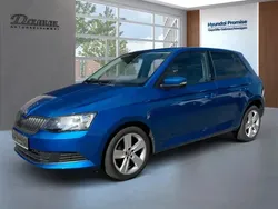 Weiß Gebraucht 2016 Skoda Fabia Ambition Limousine | 5.949 € (Superpreis)