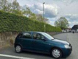 Blau Gebraucht 2002 Opel Corsa Kleinwagen | 1.600 € (Etwas zu teuer)