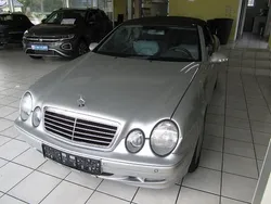 Brillantsilber Gebraucht 2001 Mercedes CLK200 Avantgarde Cabrio | 3.990 € (Superpreis)