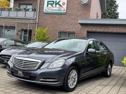 Tenoritgrau Gebraucht 2011 Mercedes E200 Limousine | 12.500 € (Fairer Preis)