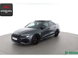 Grau (metallic) Gebraucht 2022 Audi RS3 Comfort Kleinwagen | 54.829 € (Etwas zu teuer)