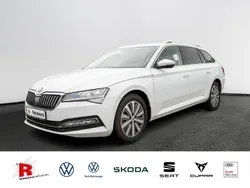 Weiß Gebraucht 2022 Skoda Superb Style Limousine | 32.990 € (Etwas zu teuer)