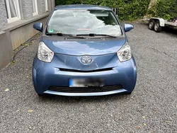 Blau Gebraucht 2011 Toyota iQ Kleinwagen | 6.990 € (Guter Preis)
