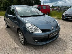 Blau Gebraucht 2005 Renault Clio III Privilege Limousine | 1.680 € (Superpreis)