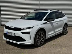 Weiß Gebraucht 2025 Skoda Enyaq iV SportLine SUV | 57.780 €