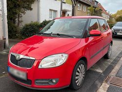 Rot Gebraucht 2009 Skoda Fabia Kleinwagen | 1.800 € (Fairer Preis)