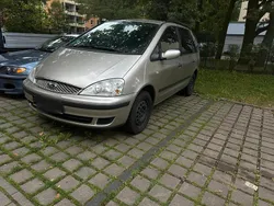 Grau Gebraucht 2004 Ford Galaxy Van / Kleinbus | 1.300 € (Guter Preis)