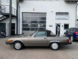 Braun Gebraucht 1988 Mercedes 560 Cabrio | 18.950 €
