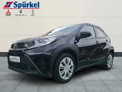 Schwarz Gebraucht 2022 Toyota Aygo X-play Kleinwagen | 14.980 € (Fairer Preis)