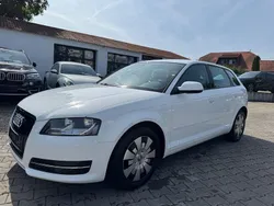 Weiß Gebraucht 2012 Audi A3 Sportback Attraction Limousine | 8.400 € (Fairer Preis)