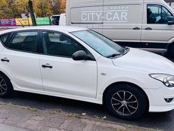 Weiß Gebraucht 2010 Hyundai i30 Kleinwagen | 3.999 € (Fairer Preis)