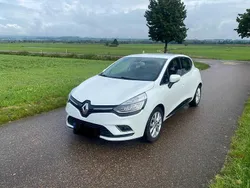 Weiß Gebraucht 2018 Renault Clio IV LIMITED Kleinwagen | 9.250 € (Fairer Preis)