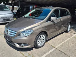Grau Gebraucht 2013 Mercedes B180 Van / Kleinbus | 11.980 € (Guter Preis)