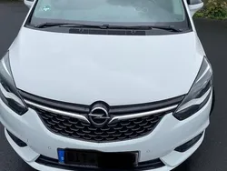 Weiß Gebraucht 2017 Opel Zafira Tourer Van / Kleinbus | 8.400 € (Guter Preis)