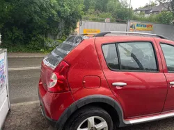 Rot Gebraucht 2011 Dacia Sandero Kleinwagen | 2.400 €