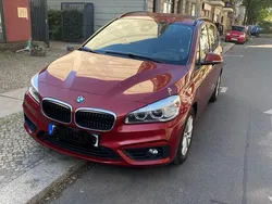 Rot Gebraucht 2017 BMW 218 Van / Kleinbus | 13.250 € (Fairer Preis)