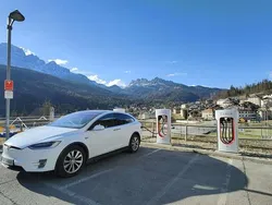 Gebraucht 2016 Tesla Model X SUV | 30.500 €