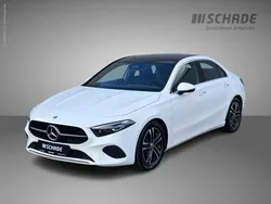 Weiß (unilack polarweiß) Neu 2025 Mercedes A180 Progressive Limousine | 40.222 € (Teuer)