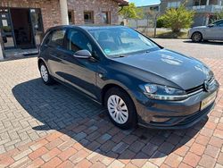 Grau Gebraucht 2019 VW Golf Trendline Limousine | 11.200 € (Fairer Preis)