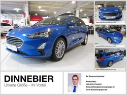 Farbe: blau Gebraucht 2021 Ford Focus Titanium Kombi | 19.889 € (Etwas zu teuer)