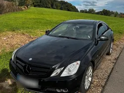Schwarz Gebraucht 2011 Mercedes E220 Coupé | 4.800 € (Fairer Preis)