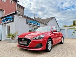 Rot Gebraucht 2019 Hyundai i30 Passion Kombi | 12.990 € (Guter Preis)