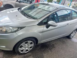 Grau Gebraucht 2009 Ford Fiesta Kleinwagen | 4.000 €