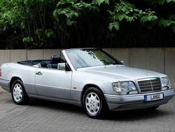 Silber Gebraucht 1994 Mercedes E320 Cabrio | 59.980 €