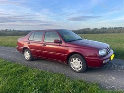 Rot Gebraucht 1996 VW Vento Limousine | 799 €