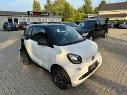 Weiß Gebraucht 2017 Smart ForTwo Coupé Passion Kleinwagen | 15.499 € (Fairer Preis)