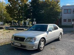 Silber Gebraucht 1999 Lexus LS400 Limousine | 9.500 €