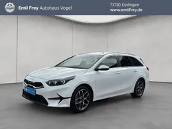 Weiß Gebraucht 2023 Kia Ceed Sportswagon Kombi | 25.390 € (Guter Preis)
