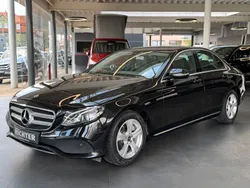 Schwarz Gebraucht 2018 Mercedes E250 Avantgarde Limousine | 25.950 € (Fairer Preis)