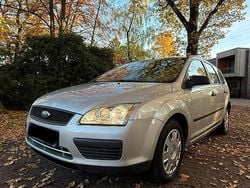 Silber Gebraucht 2006 Ford Focus Kombi | 3.199 € (Etwas zu teuer)