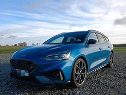 Blau Gebraucht 2020 Ford Focus ST Kombi | 22.900 € (Fairer Preis)